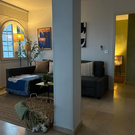 Mediterranean Near The With Seaview, Pool & Balcony Benalmadena