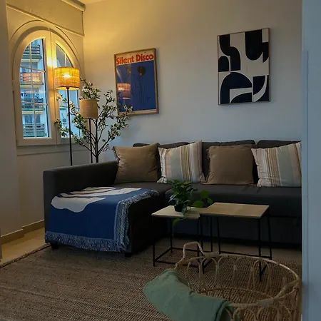 Apartment Mediterranean Near The With Seaview, Pool & Balcony