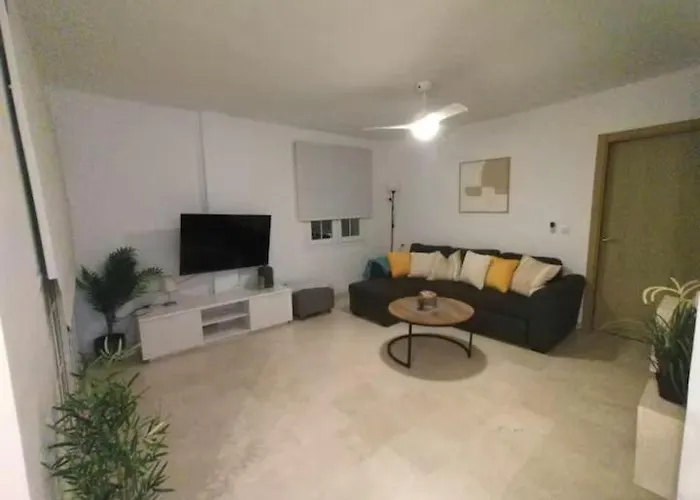 Mediterranean Near The With Seaview, Pool & Balcony Apartament *